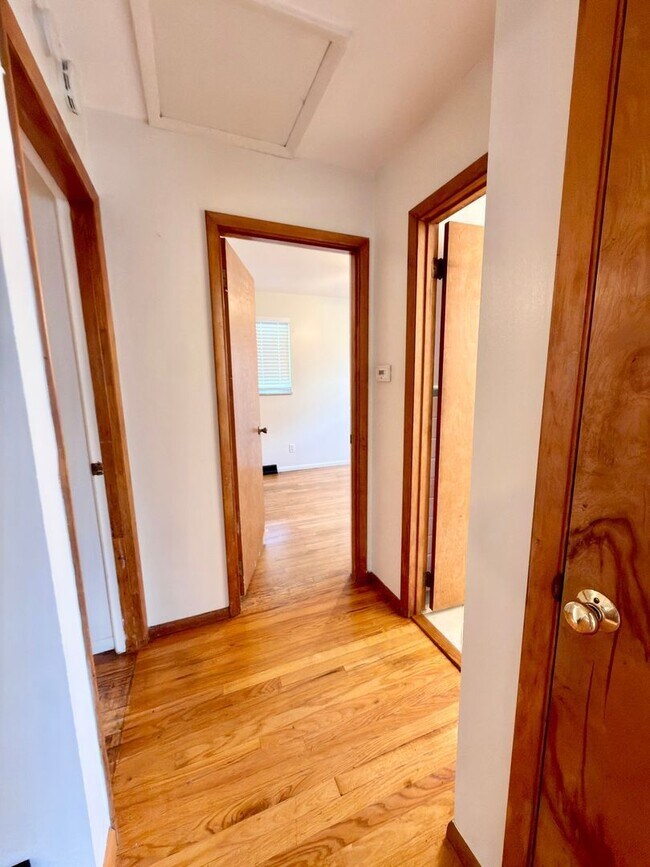 Building Photo - 7860 Sequoia Ct