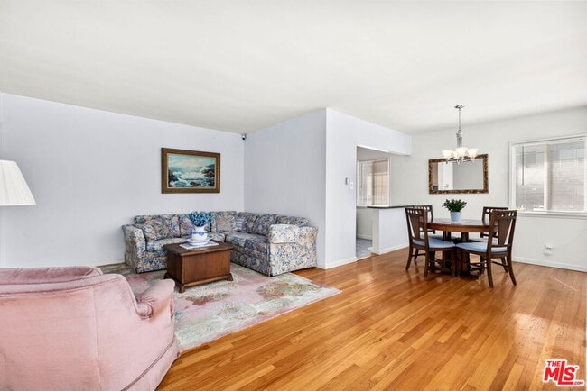 Building Photo - 836 Appelby St