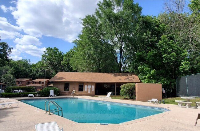 Building Photo - 809 SW 55th Terrace