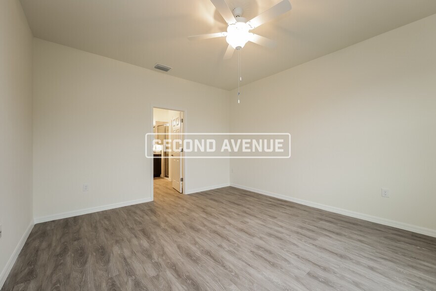 Building Photo - 1698 Nabatoff St