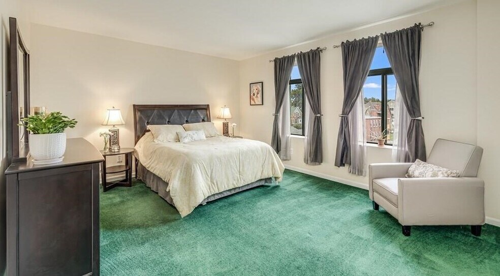 Building Photo - 315 Rantoul St