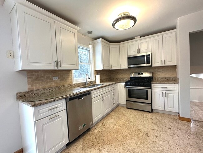 Building Photo - 325 Central Ave