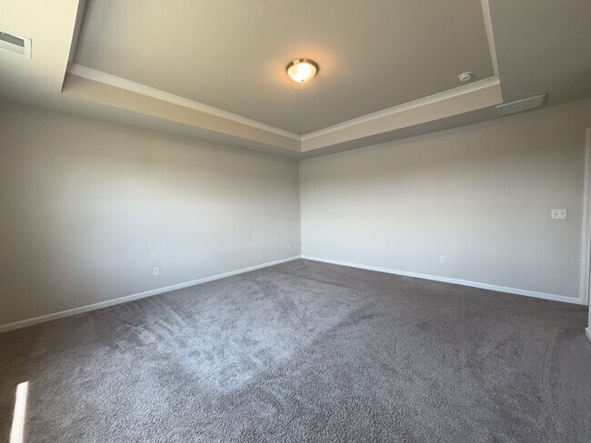 Building Photo - 445 Navona Dr