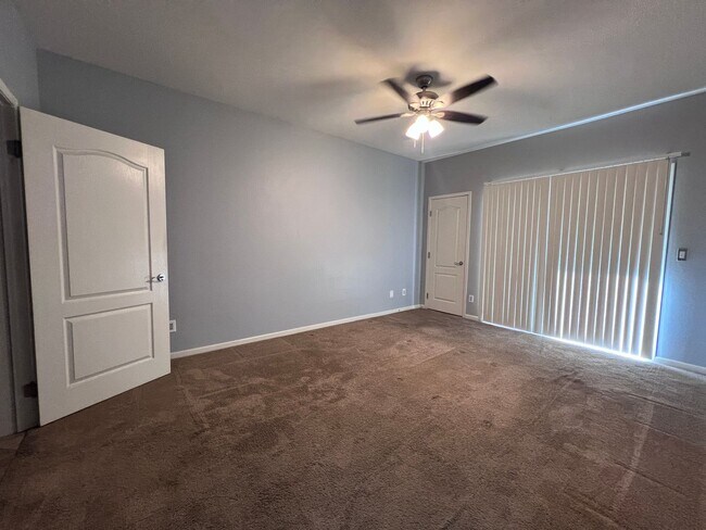 Building Photo - Summerlin 3bd, 2 bath, 2 garage Condo