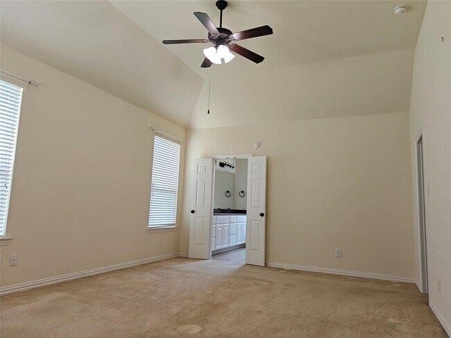 Building Photo - 5551 Twin Rivers Ln