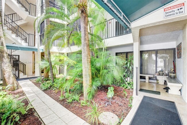 Building Photo - 520 Orton Ave