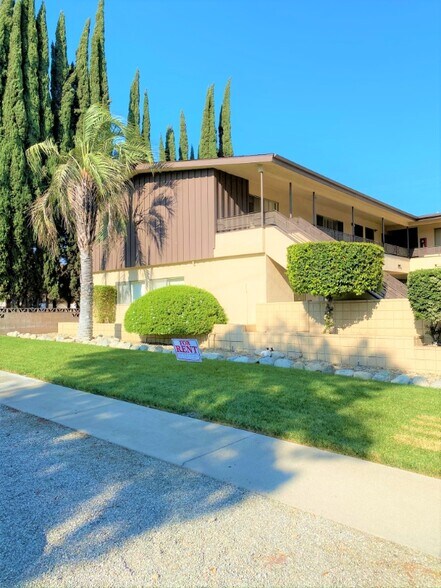 Building Photo - 638 Silverwood Ave