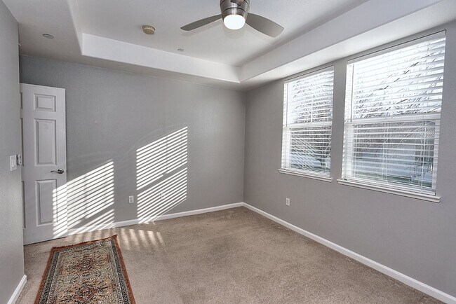 Building Photo - Beautiful Condo in Gated Community for Rent!