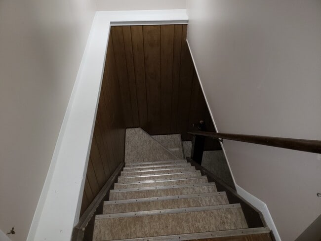 Building Photo - 24694 Creekside Dr