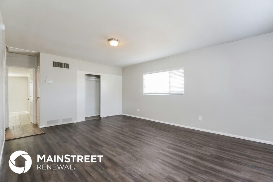 Building Photo - 1754 W Pueblo Vista Blvd