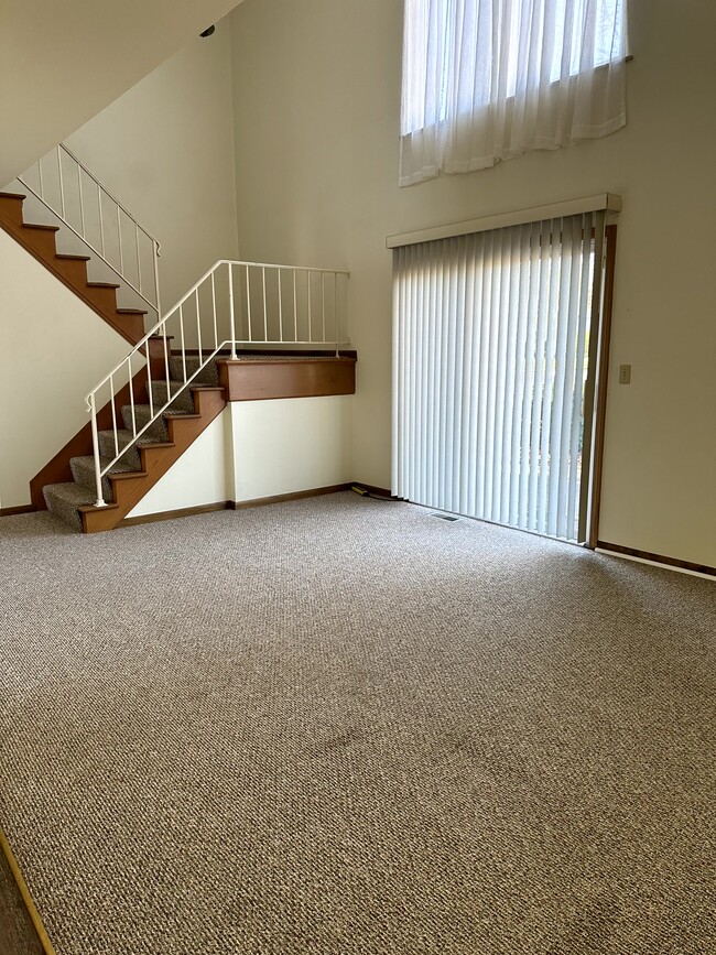 Building Photo - 2 Florentine Ct