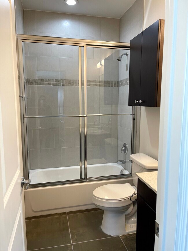 Building Photo - 3807 S Veterans Blvd