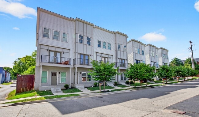 Primary Photo - 413 Lellyett St