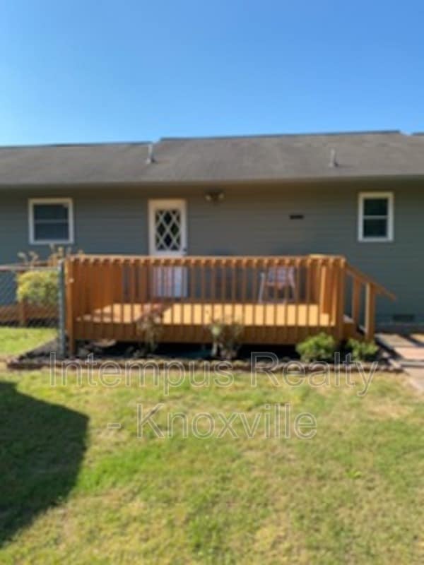 Building Photo - 6517 Bay Cir Dr