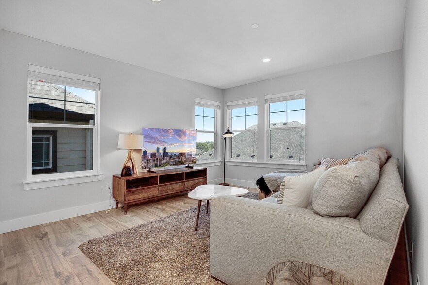Building Photo - 16625 SW Botany Bay Ln