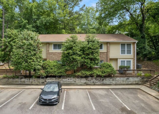 Building Photo - 201 Howell St