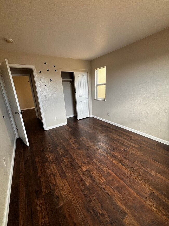 Building Photo - Newly Built Madera 4/3