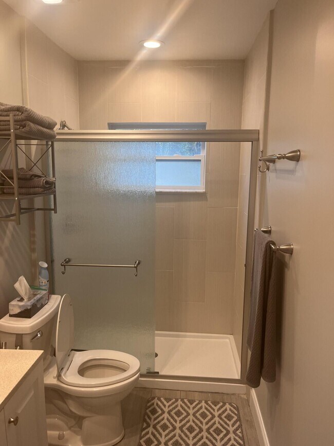 Building Photo - 3125 Albatross Rd