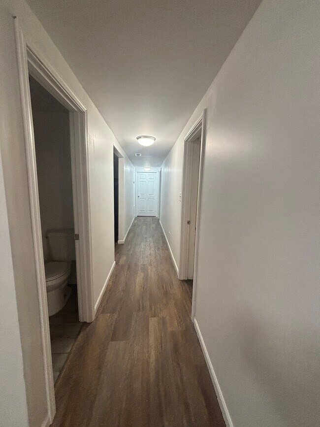 Building Photo - 1944 S Springfield Ave