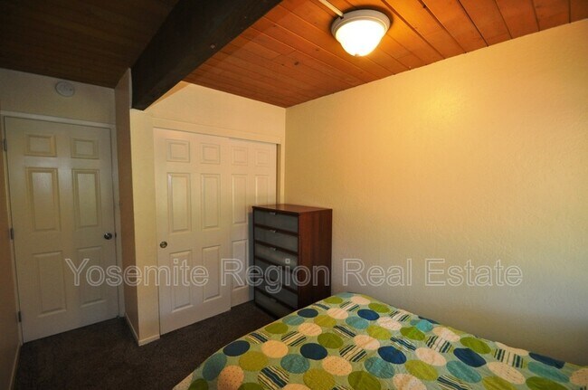 Building Photo - 12691 Junipero Serra Way