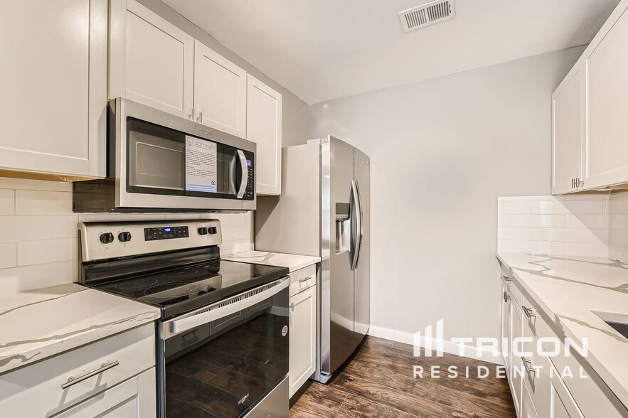 Building Photo - 506 Canyon Ridge Dr