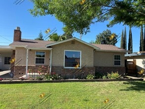 Building Photo - 1173 E Sierra Ave