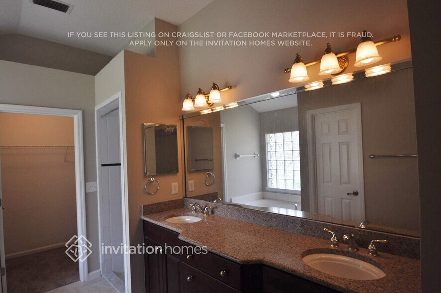 Building Photo - 9248 Starpass Dr