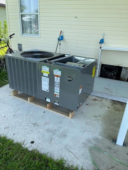 Building Photo - 6765 Spanish Lakes Blvd