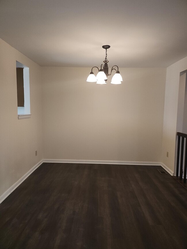 Building Photo - 8212 Londonderry Ct