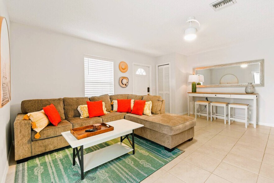 Building Photo - 9126 E Highland Pines Blvd