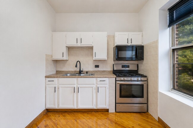 Building Photo - 1301 50th Ct