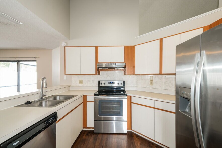 Building Photo - 8905 Bayaud Dr