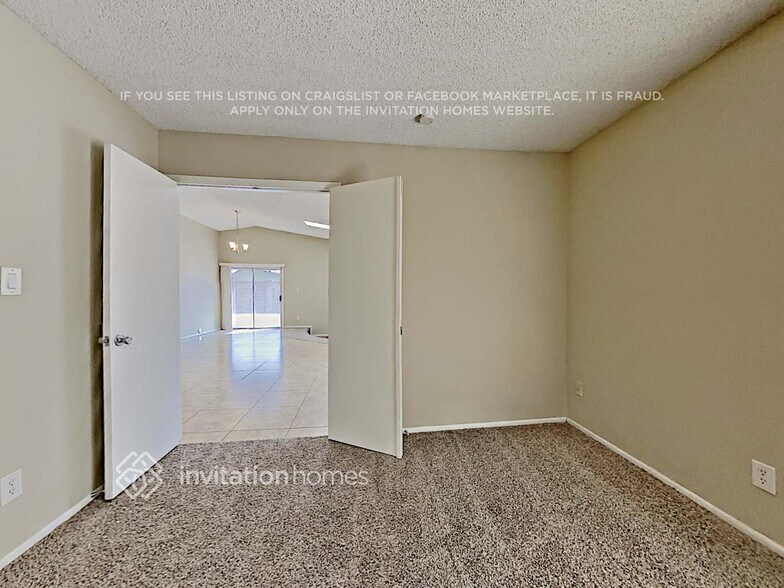 Building Photo - 5319 W Vogel Ave