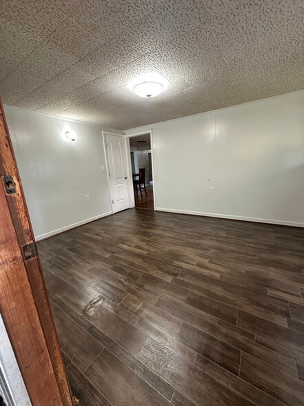 Building Photo - 603 City Blvd