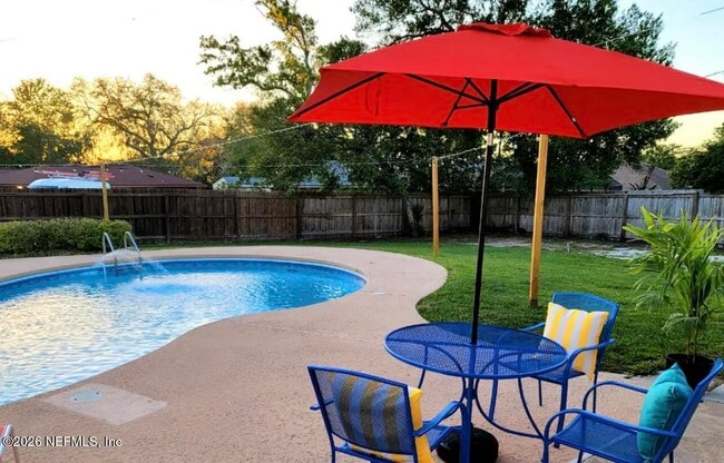 Building Photo - 780 Ashwood St