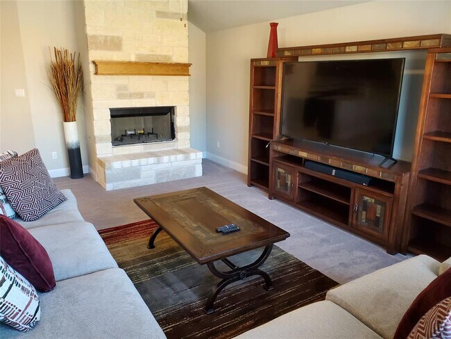 Building Photo - 539 Tanda Ln