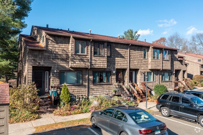 Building Photo - Hillside Village Condominiums