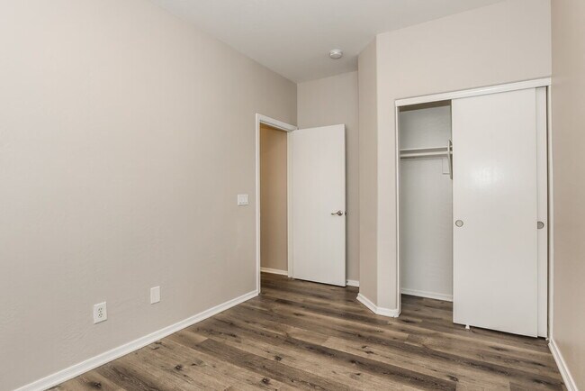 Building Photo - 13006 W Aster Dr