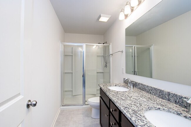 Building Photo - BEAUTIFUL 3 Bedroom Townhome Bonterra Vill...