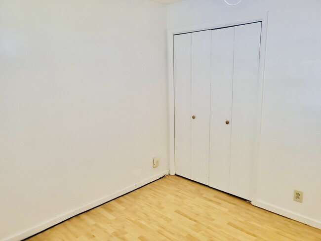 Building Photo - 422 Panorama Pl