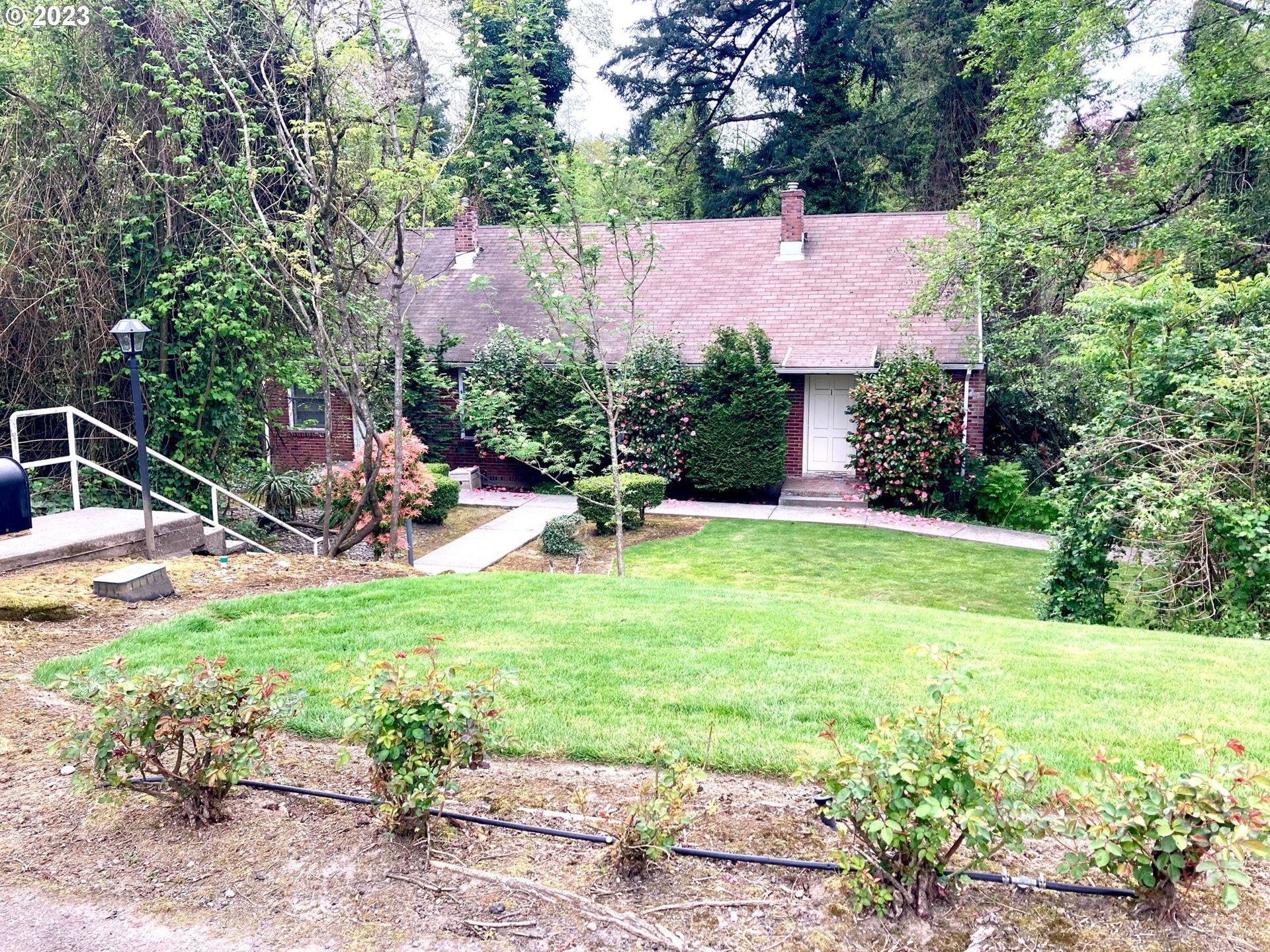Building Photo - 4310 SW Taylors Ferry Rd