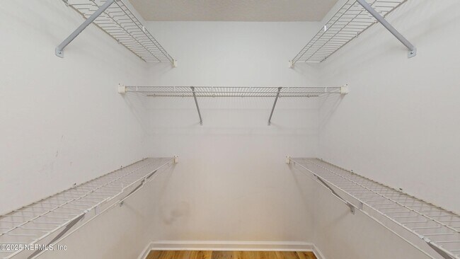 Building Photo - 13290 Pacemaker Dr