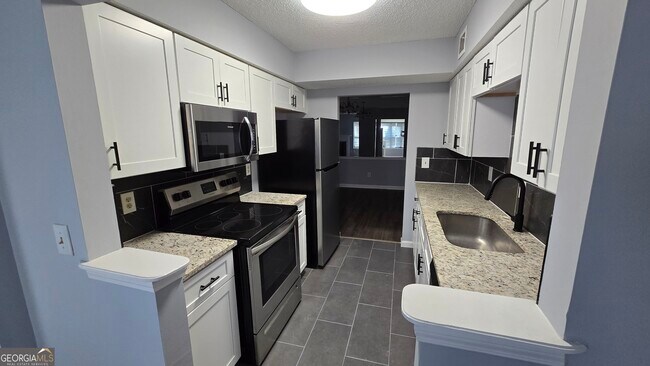 Building Photo - 1502 Huntingdon Chase