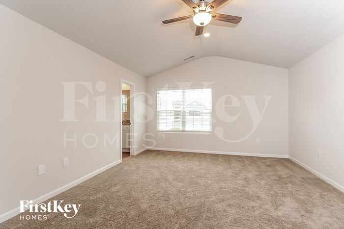 Building Photo - 3040 Cres Lk Ln