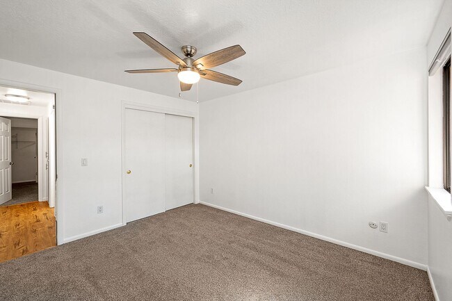 Building Photo - Super Cute North End Place with Garage and Backyard!