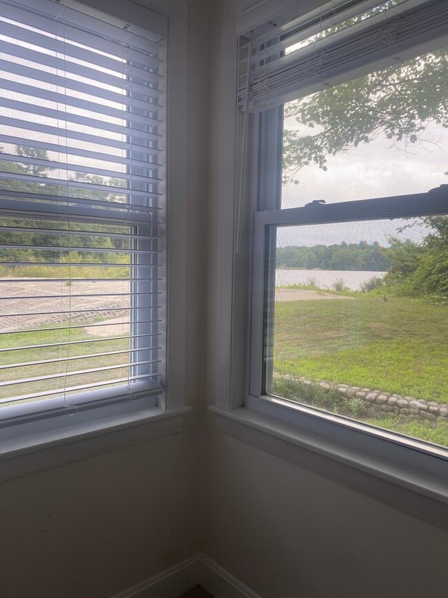 Building Photo - 15 Falls Rd