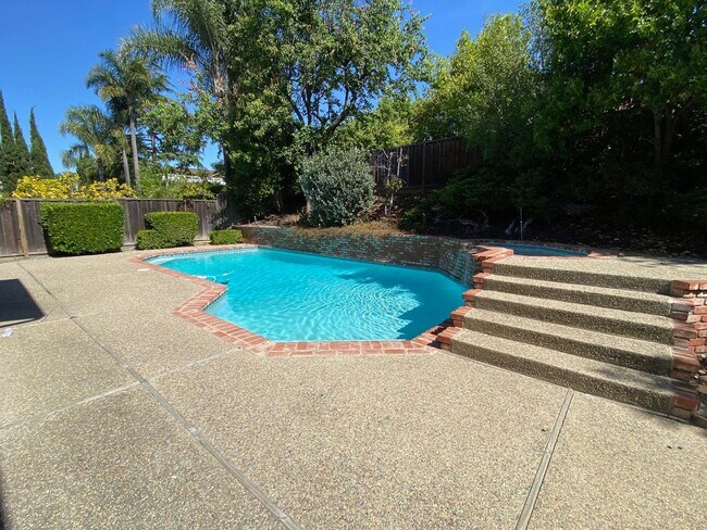 Building Photo - ALMADEN VALLEY - Sharp home with 4 large bedrooms (plus bonus room) and 3 full bathrooms, pool.