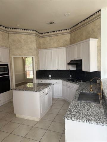 Building Photo - 117 St James Rd