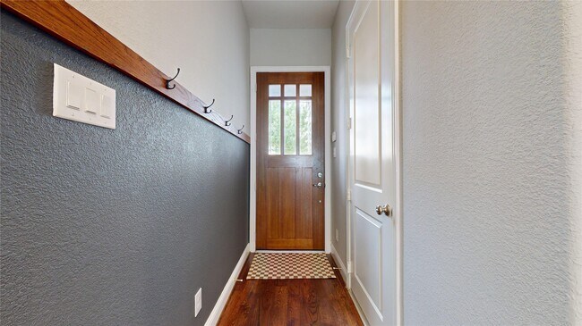 Building Photo - 5430 Camaguey St