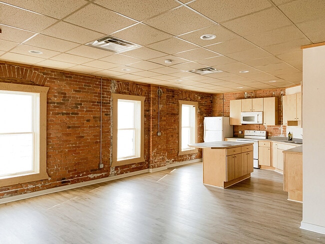 Building Photo - 2699 Guoin St